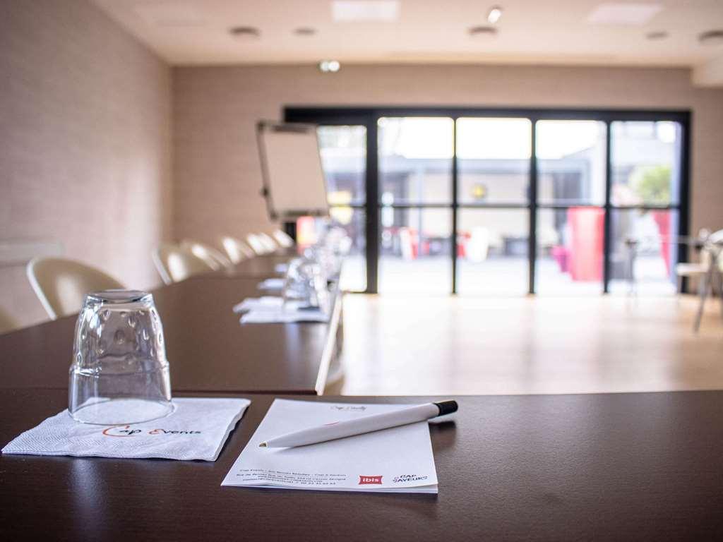 Ibis Rennes Beaulieu Hotell Cesson-Sévigné Exteriör bild