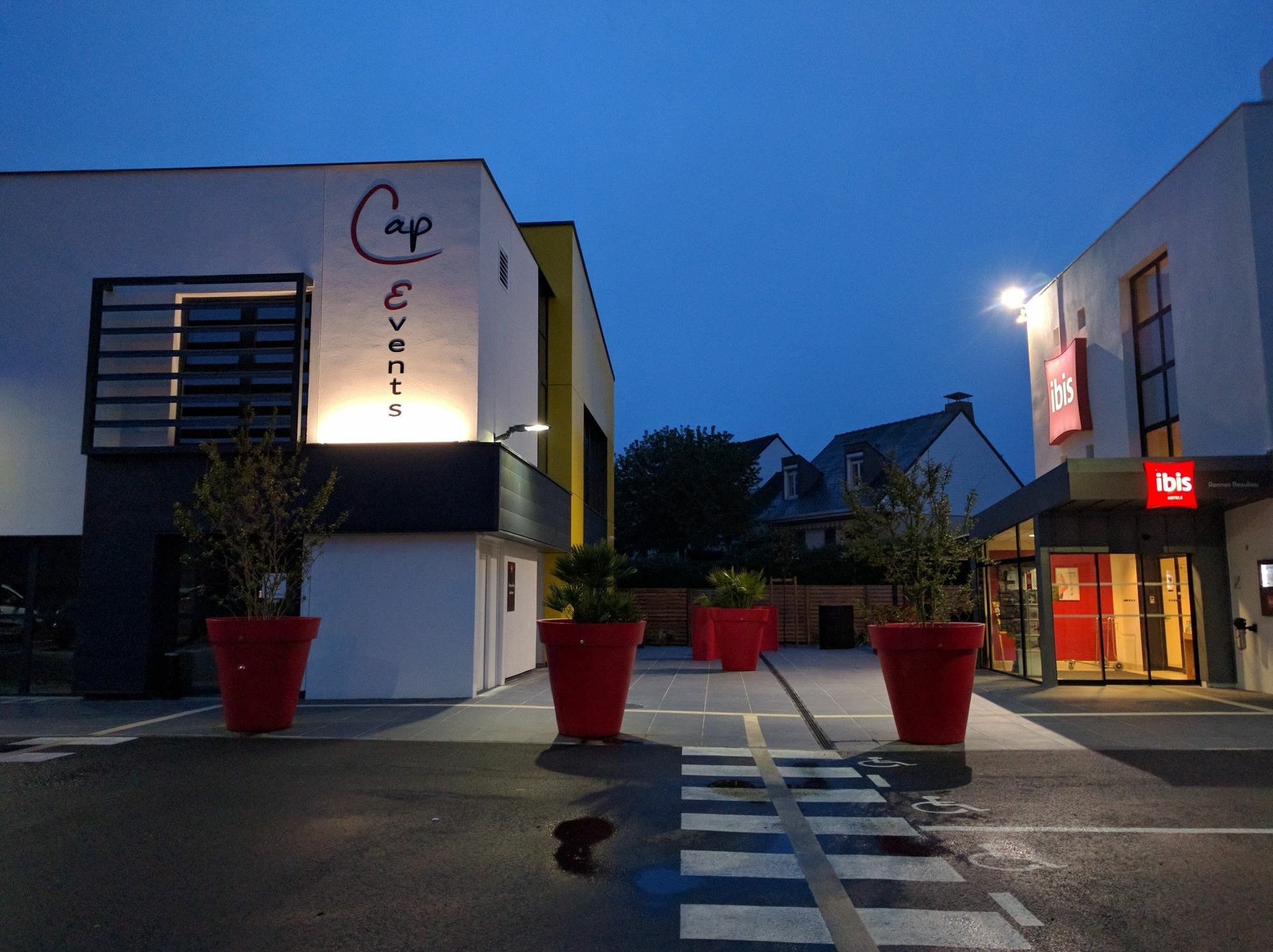 Ibis Rennes Beaulieu Hotell Cesson-Sévigné Exteriör bild